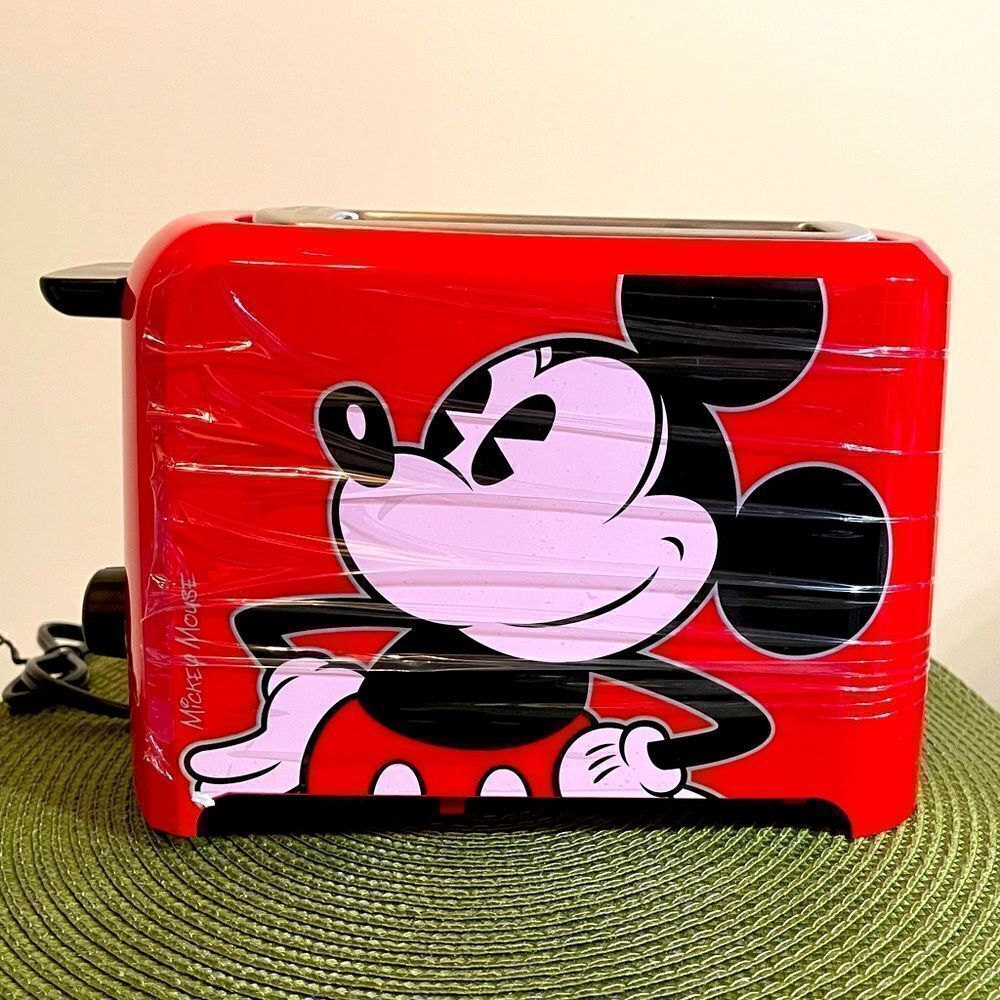 Disney Mickey Mouse 2 slice toaster DCM-21 NWT